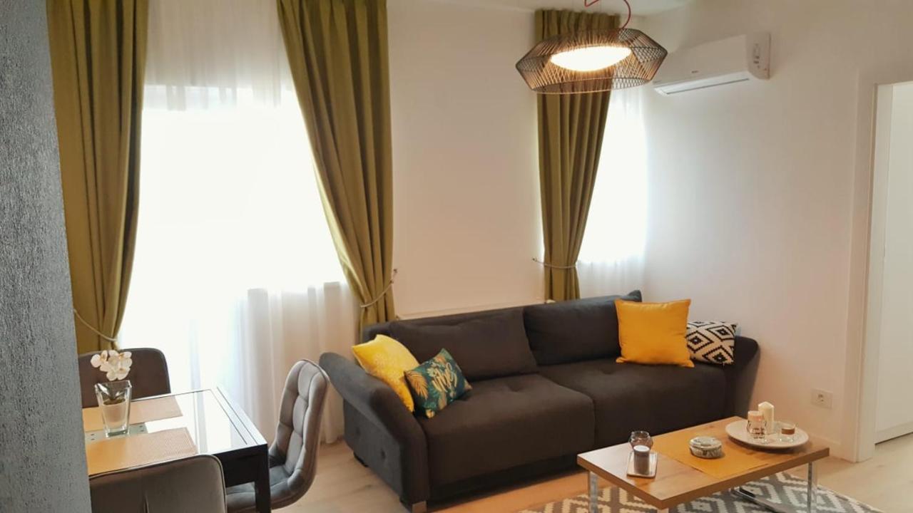 Elias Central Apartment - 2 Bedrooms & Free Parking Oradea Eksteriør bilde