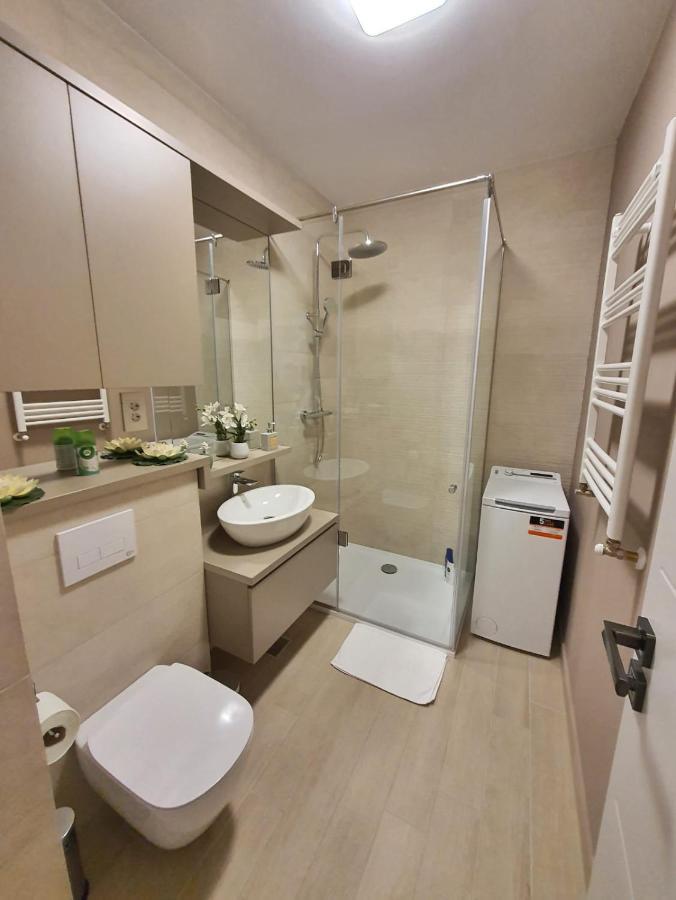Elias Central Apartment - 2 Bedrooms & Free Parking Oradea Eksteriør bilde